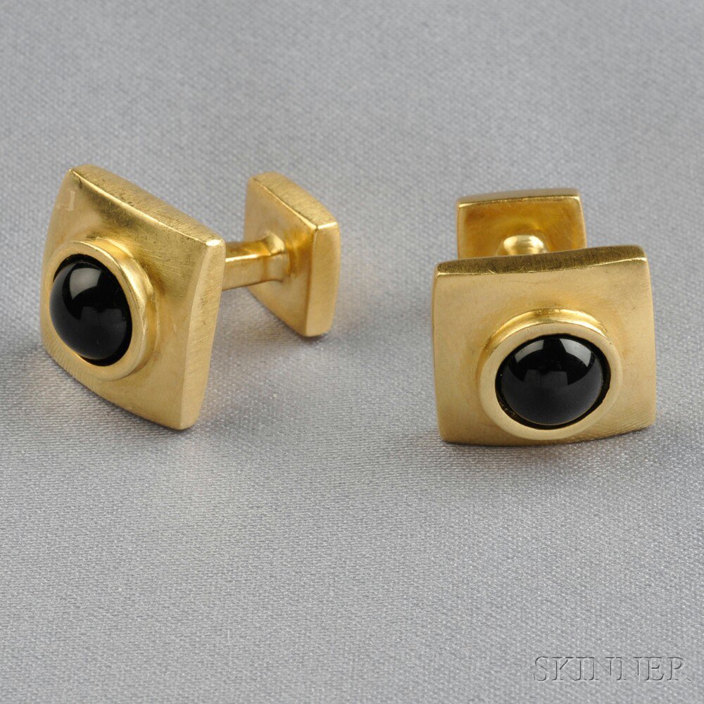 Appraisal: kt Gold and Onyx Cuff Links each square link with