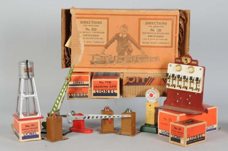 Appraisal: Lot of Lionel Train Accessories in OB Description Pre-war Includes