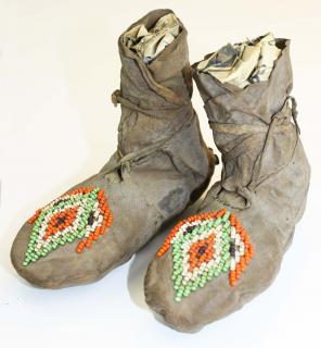 Appraisal: 's Plains Indians child's beaded moccasins length 's Plains Indians