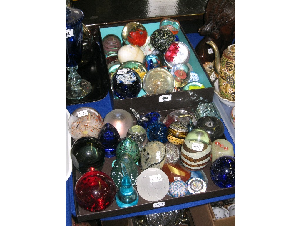 Appraisal: Lot comprising assorted paperweights to include Mdina Gozo Glass etc