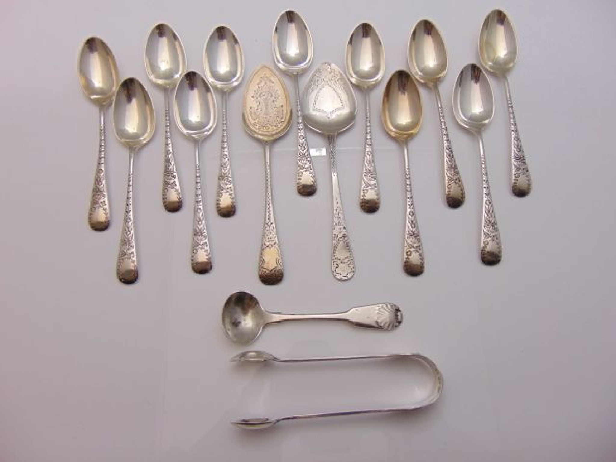 Appraisal: A set of eleven Edwardian Old English pattern teaspoons Joseph