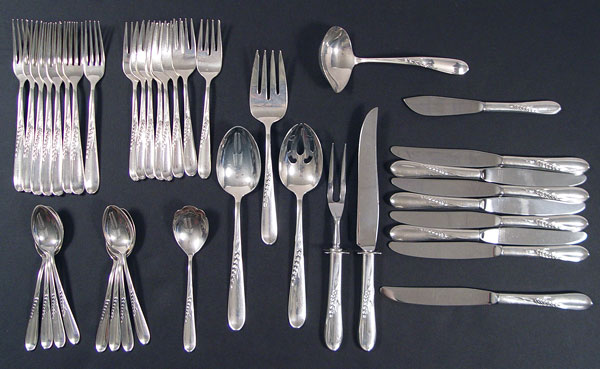 Appraisal: REED BARTON ''SILVER WHEAT'' STERLING FLATWARE pieces in the Silver