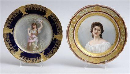 Appraisal: TWO CONTINENTAL HAND-PAINTED PORCELAIN CABINET PLATES The one Vienna titled