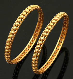 Appraisal: TWO CT GOLD BANGLES WEIGHING GMS