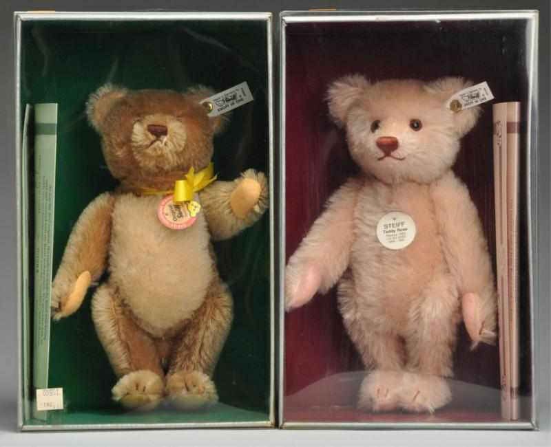 Appraisal: Lot of Steiff Teddy Bears Description Lot includes a Teddy