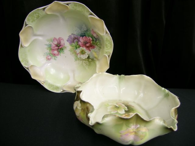 Appraisal: R S Prussia Centerbowl inch diameter with pinch fluted five