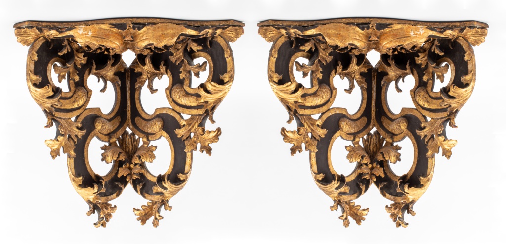 Appraisal: ITALIAN BAROQUE GILTWOOD ENCOIGNURE BRACKETS PR Italian Baroque pair of