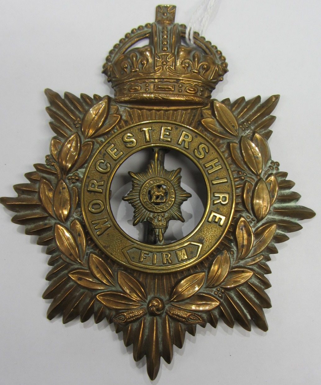 Appraisal: A post pattern other ranks helmet plate of The Worcestershire