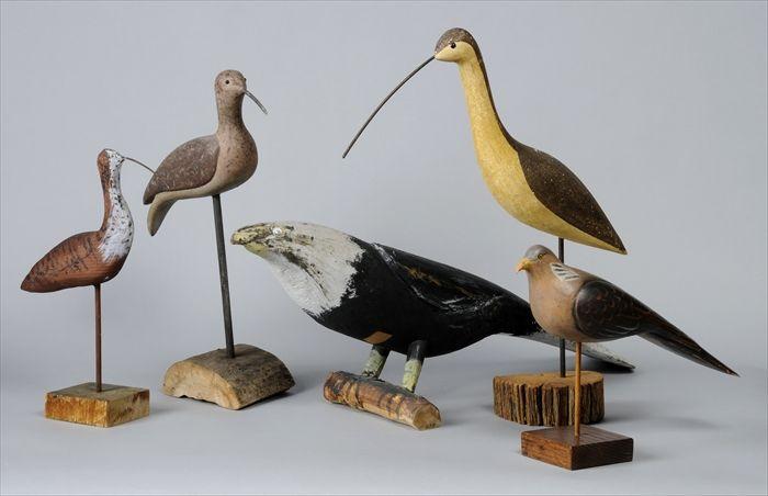 Appraisal: FIVE PAINTED WOOD DECOYS Including three curlews a pigeon and