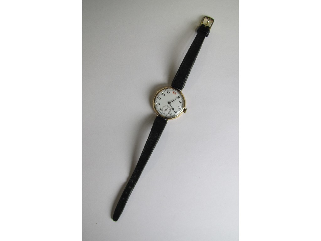 Appraisal: A lady's early th century ct gold cased wrist watch