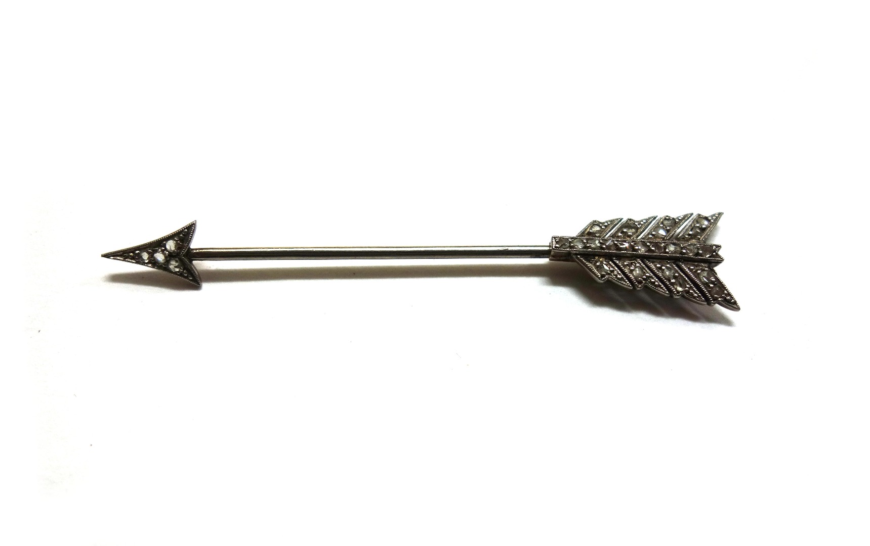 Appraisal: An early th century rose diamond arrow jabot pin the