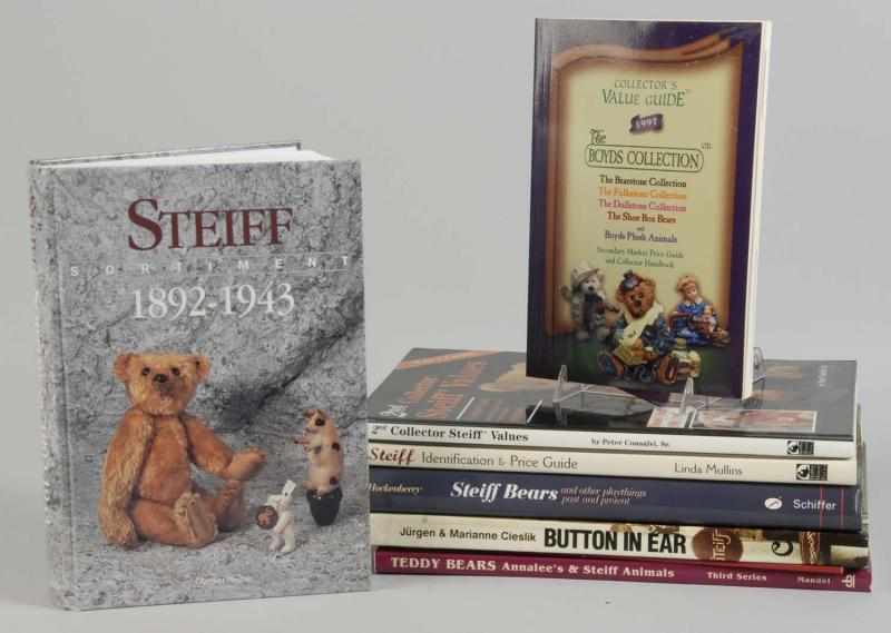 Appraisal: Lot of Books on Bears Description Most out of print