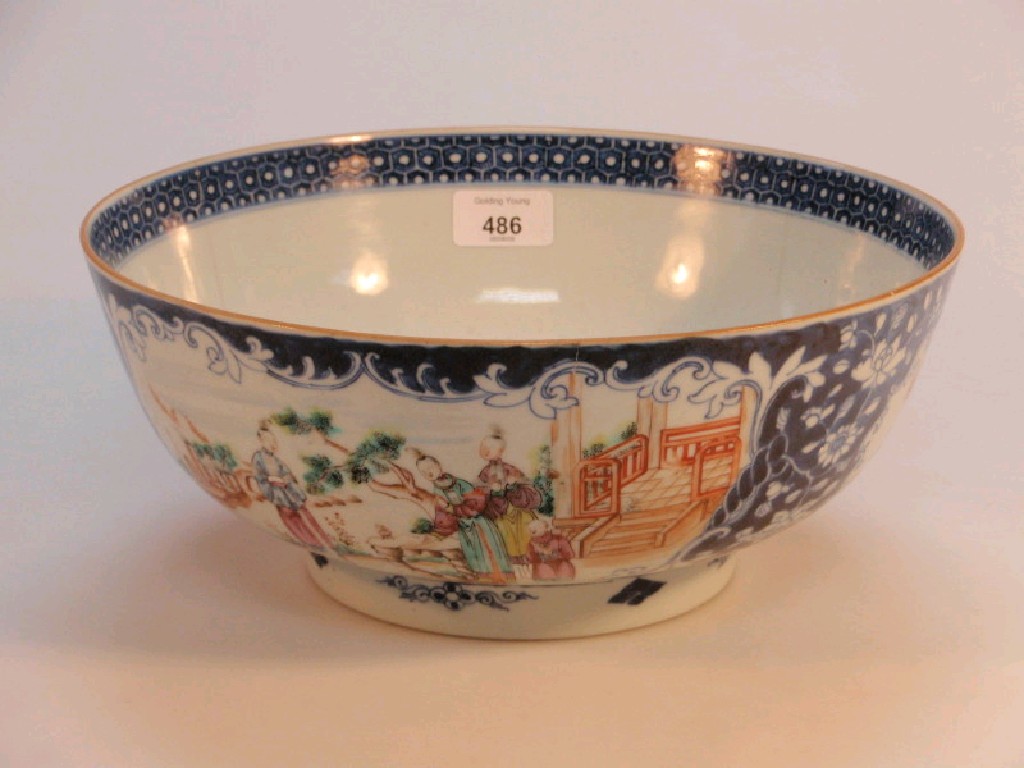 Appraisal: A Chinese famille rose bowl externally decorated with figures in