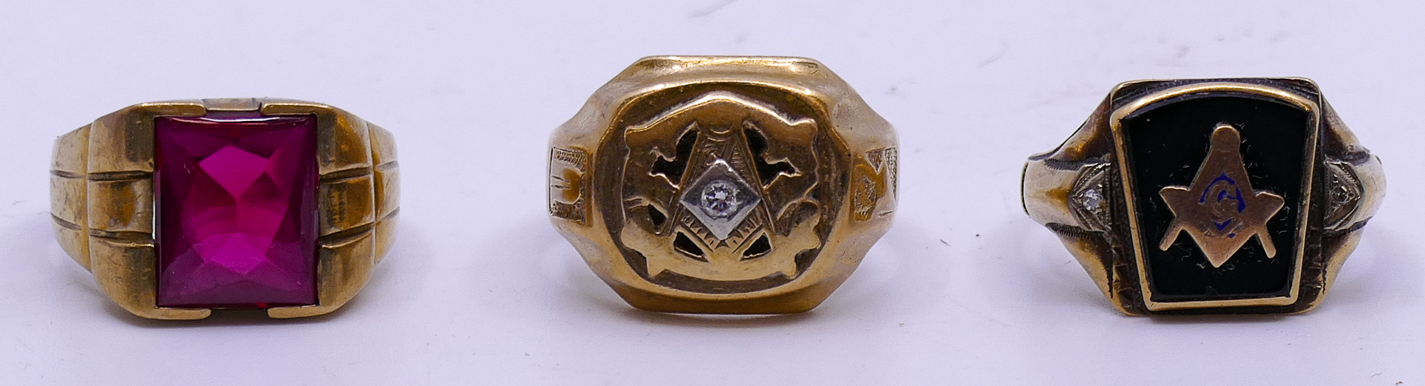 Appraisal: Box K Gold Mens Masonic Rings- g TW