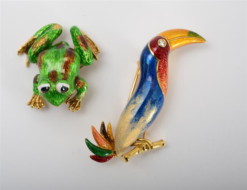 Appraisal: BULGARI K GOLD AND ENAMEL BROOCH Designed as a bird