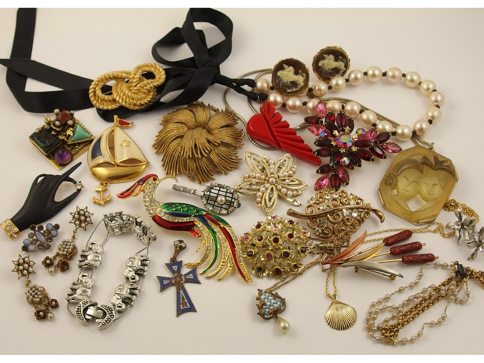 Appraisal: A good collection of vintage costume jewellery to include Monet