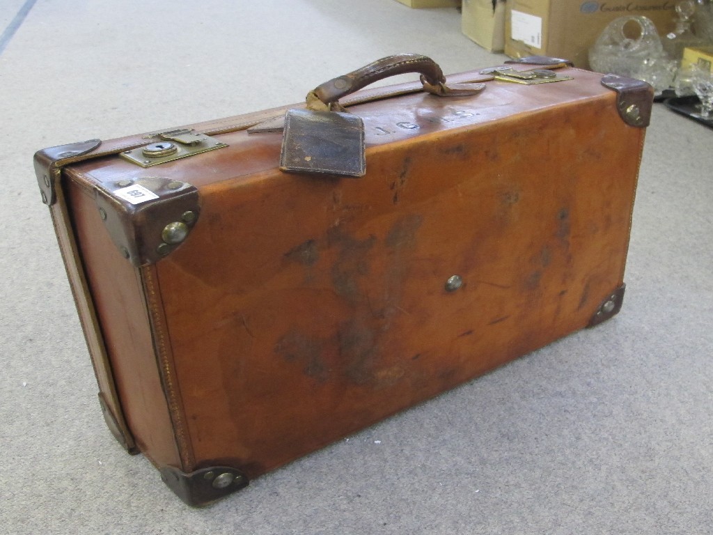 Appraisal: Leather suitcase