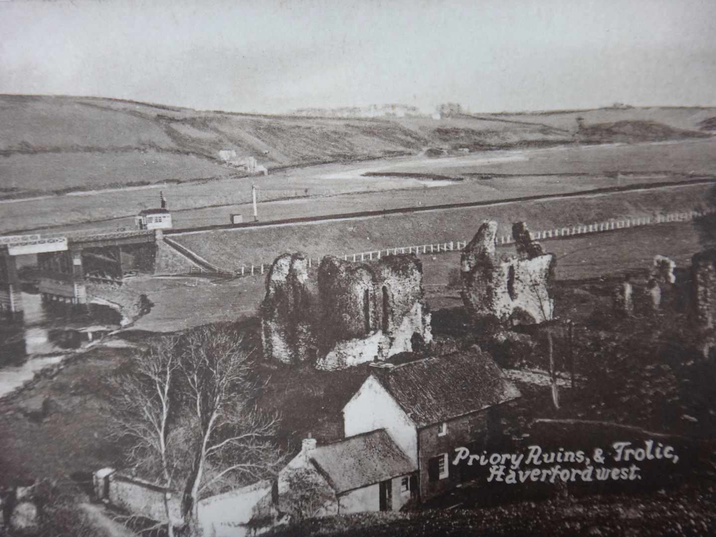 Appraisal: RAILWAY POSTCARDS - Wales all aspects mostly local lines stations