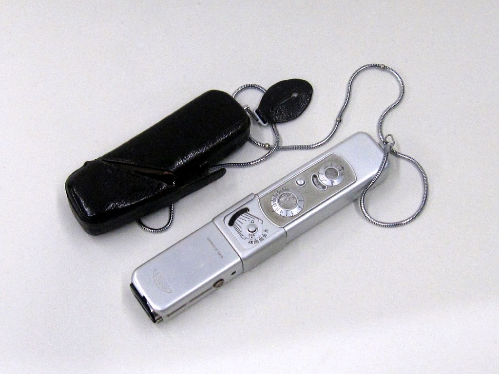 Appraisal: Minox mm spy camera in leather case with flash unit