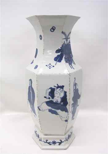 Appraisal: CHINESE BLUE AND WHITE PORCELAIN VASE Hand painted under glaze