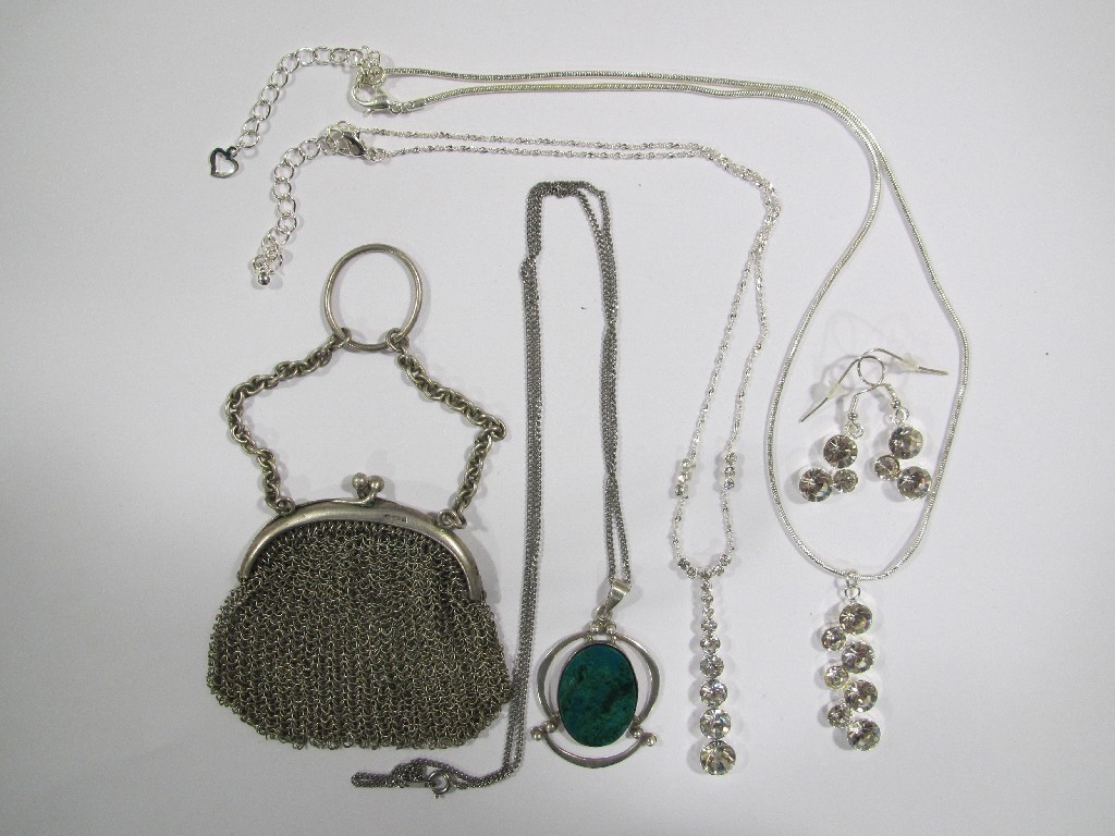 Appraisal: Lot comprising a silver mounted mesh coin purse a silver