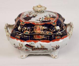 Appraisal: ENGLISH MASONS IRONSTONE COVERED FOOTED TUREEN IN THE ORIENTAL GARDEN