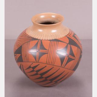 Appraisal: A Mata Ortiz Pottery Vase by Amalia Mora th Century