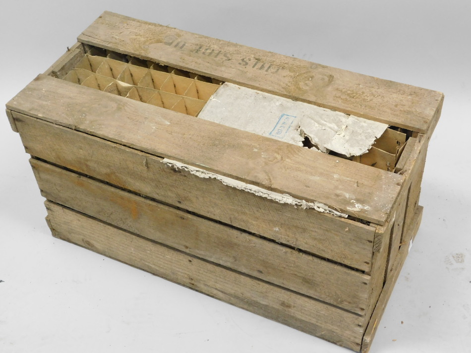 Appraisal: A egg box or packing crate of slatted form cm