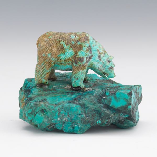 Appraisal: CANADIAN FIRST NATIONS CARVED TURQUOISE BEAR ON BOULDER BASE x