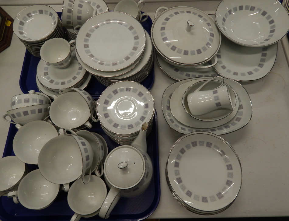 Appraisal: An extensive Noritake Arroyo pattern part dinner and tea and