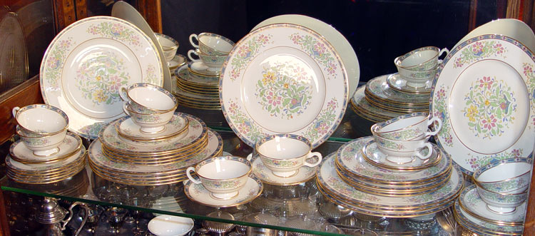 Appraisal: LENOX CHINA SERVICE IN THE ''MYSTIC'' PATTERN pieces to include