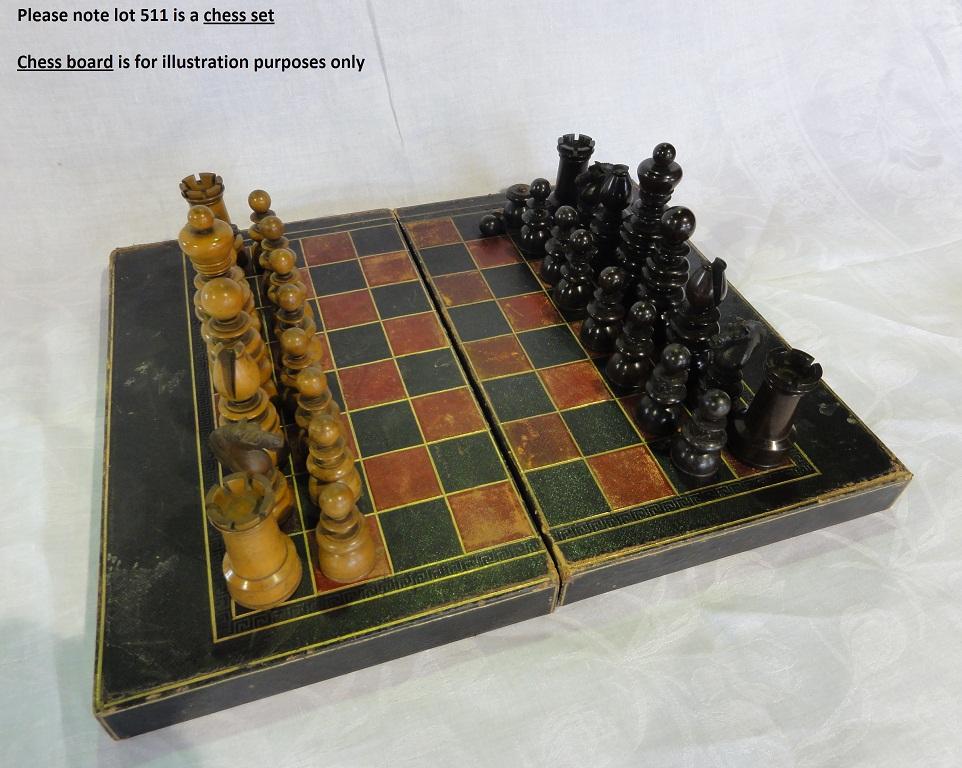 Appraisal: A good quality wooden chess set in the Staunton style