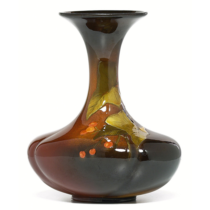 Appraisal: Rookwood vase Standard glaze with a leaf and berry design