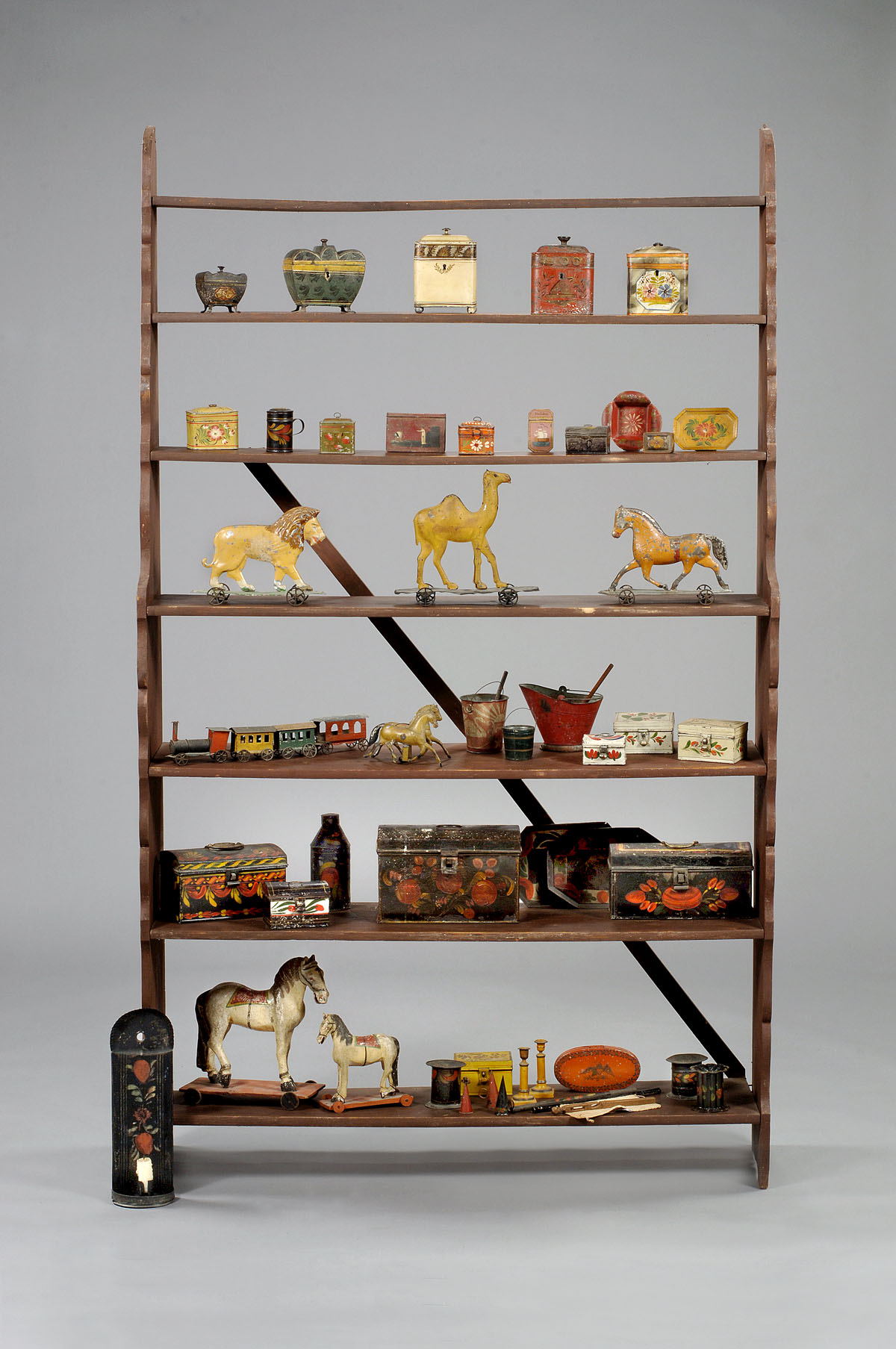 Appraisal: NEW ENGLAND RED PAINTED SEVEN-SHELF BOOKCASE WITH SCALLOPED ENDS Height