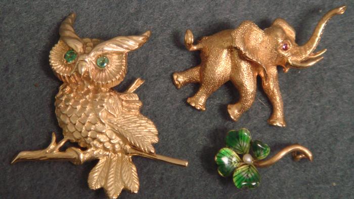 Appraisal: K YG pins owl w green eyes elephant with red