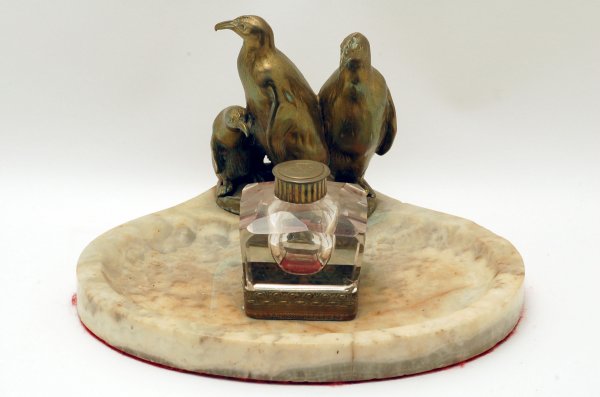 Appraisal: Inkwell th century oval marble base with bronze trio of