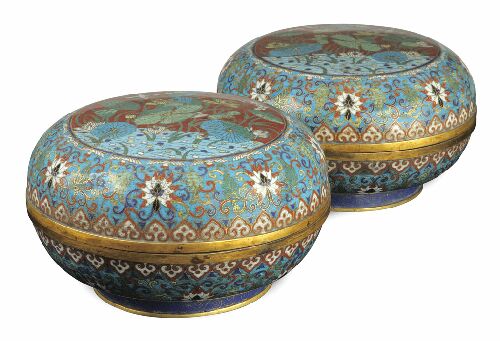 Appraisal: A pair of Chinese cloisonn circular bowls and covers Qianlong