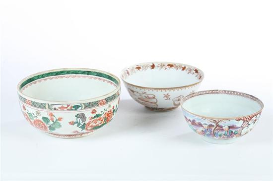 Appraisal: THREE BOWLS Chinese th and early th century porcelain Rose