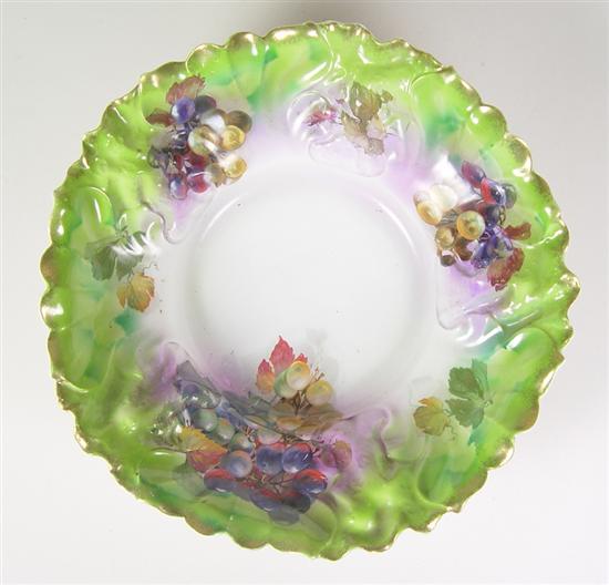 Appraisal: Royal Bayreuth Bowl Grapes and leaves on a toned green-pink