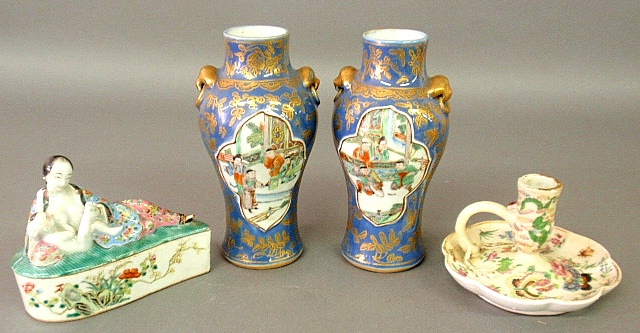 Appraisal: - Group of Chinese porcelain- pair of garnitures h chamber