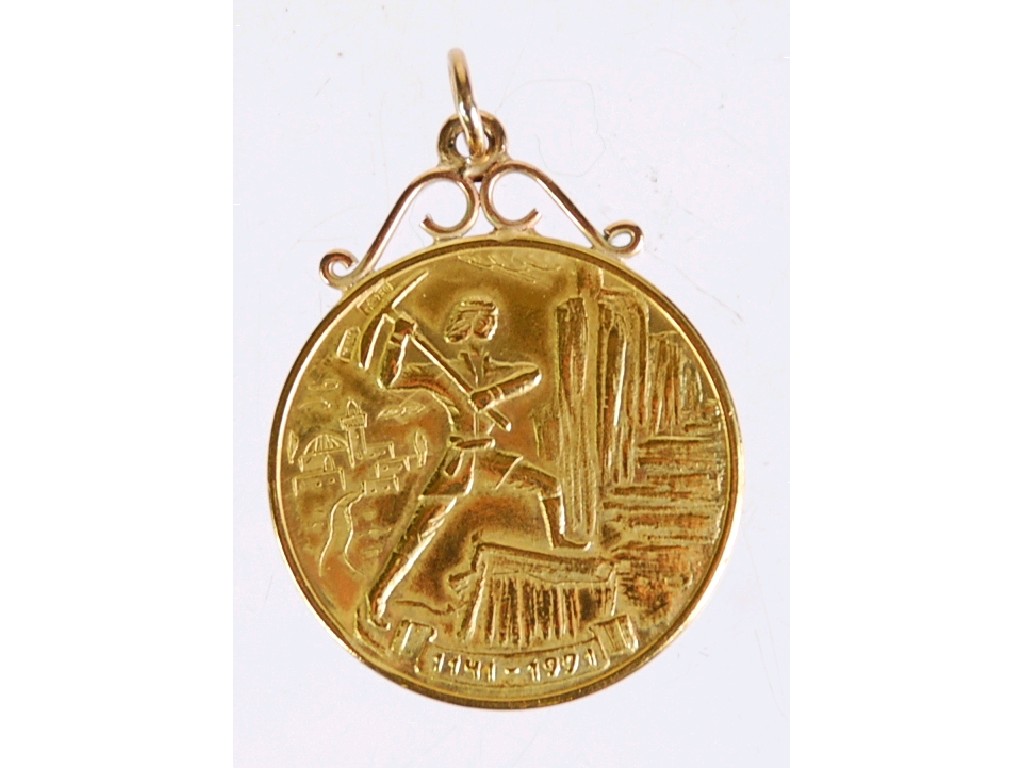 Appraisal: RUSSIAN ct GOLD MEDALLION COMMEMORATING th ANNIVERSARY OF A POET