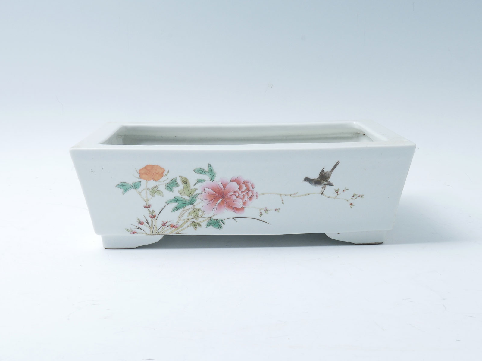 Appraisal: LARGE REPUBLIC PERIOD CHINESE PORCELAIN PLANTER Famille Rose Chinese porcelain