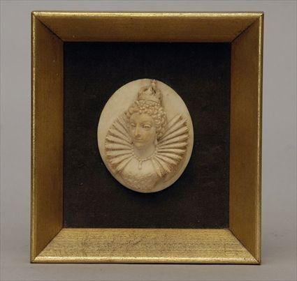 Appraisal: Carved Bust in Giltwood Frame Provenance from the Estate of