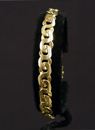 Appraisal: ITALIAN K YELLOW GOLD FIGURE LINK BRACELET Pressure clasp with