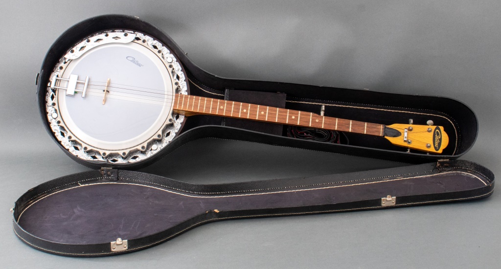 Appraisal: STRING CONTESSA BANJO WITH CASE Five string Contessa Banjo with