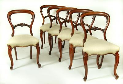 Appraisal: A SET OF SIX VICTORIAN ROSEWOOD DINING CHAIRS of open