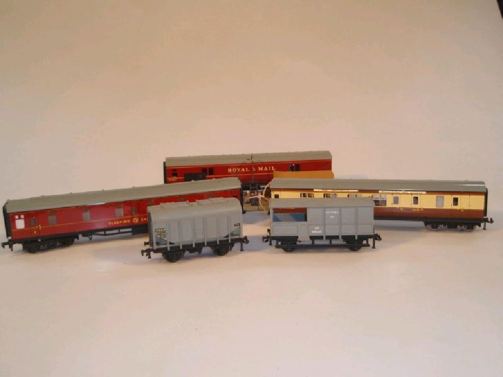 Appraisal: A Hornby OO TPO mail van set with box and