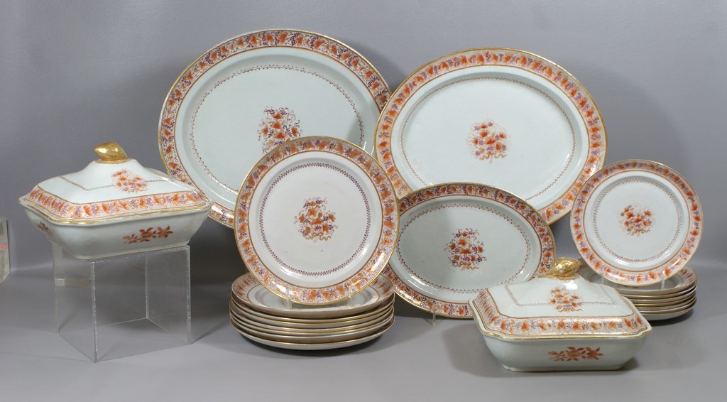 Appraisal: pc th c Chinese Export Porcelain Partial Dinner Service to