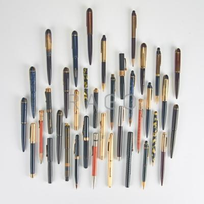 Appraisal: WAHL FOUNTAIN PENS OR MECHANICAL PENCILS Thirty-four fountain pens or