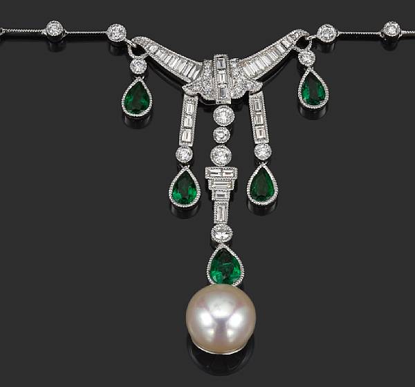 Appraisal: A cultured pearl emerald and diamond fringe necklace mounted in